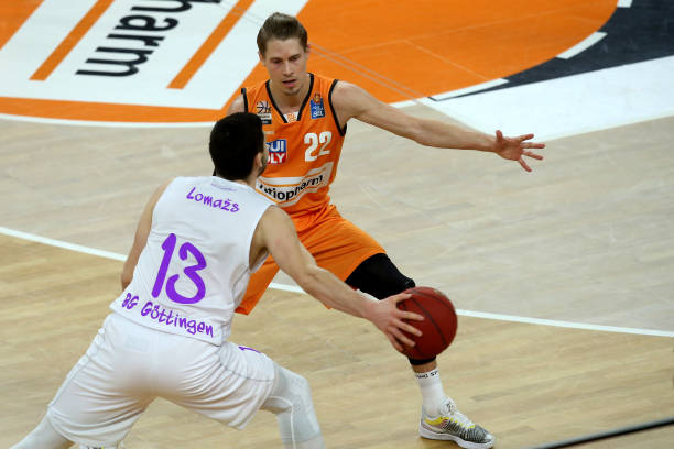 部信任与自 部信任与自