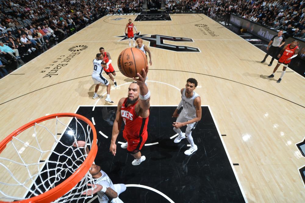 他努力学习 他努力学习