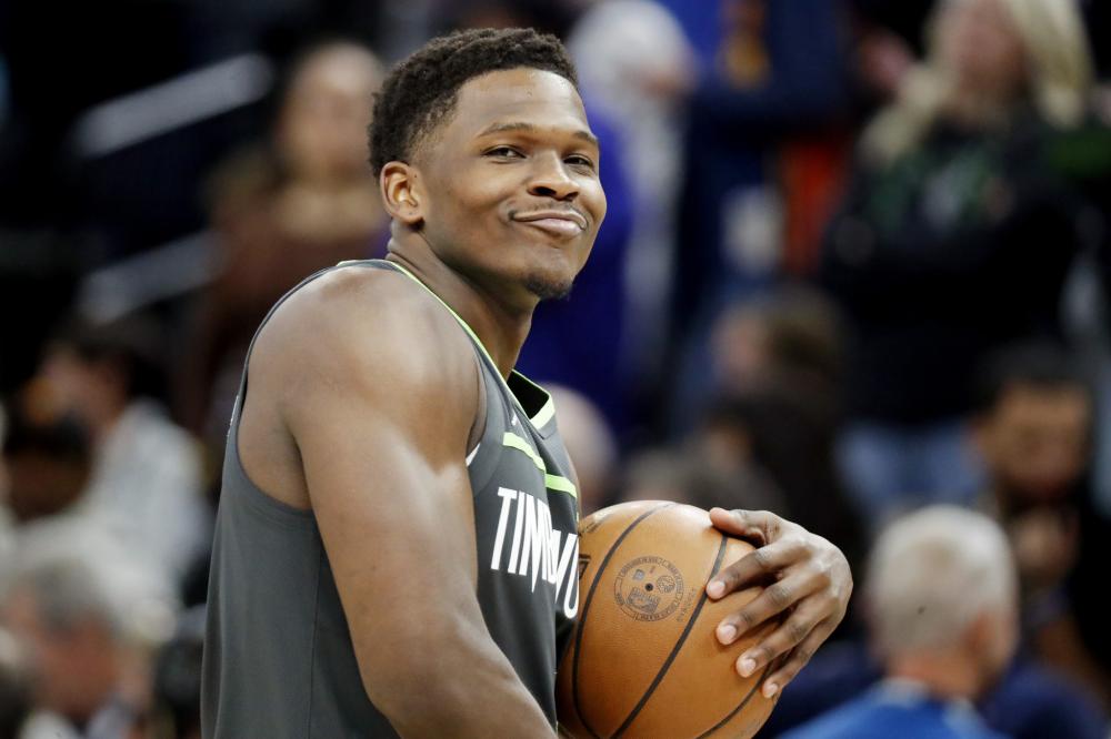 更能凸显他 更能凸显他