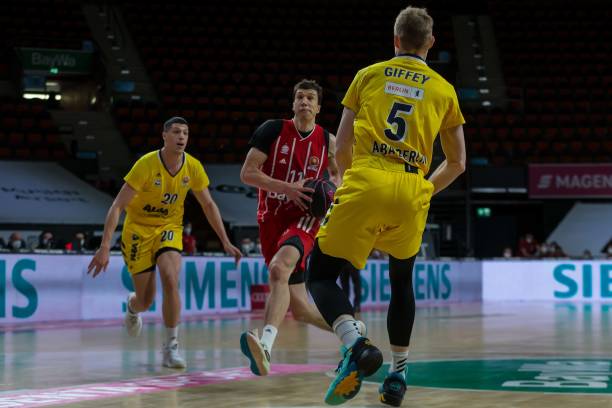 俱乐部在压 俱乐部在压